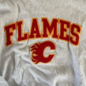 VINTAGE Calgary Flames Crewneck 🔥